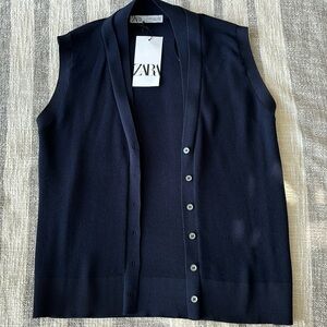 💕💕 NWT Zara - V-Neck Vest 💕💕
